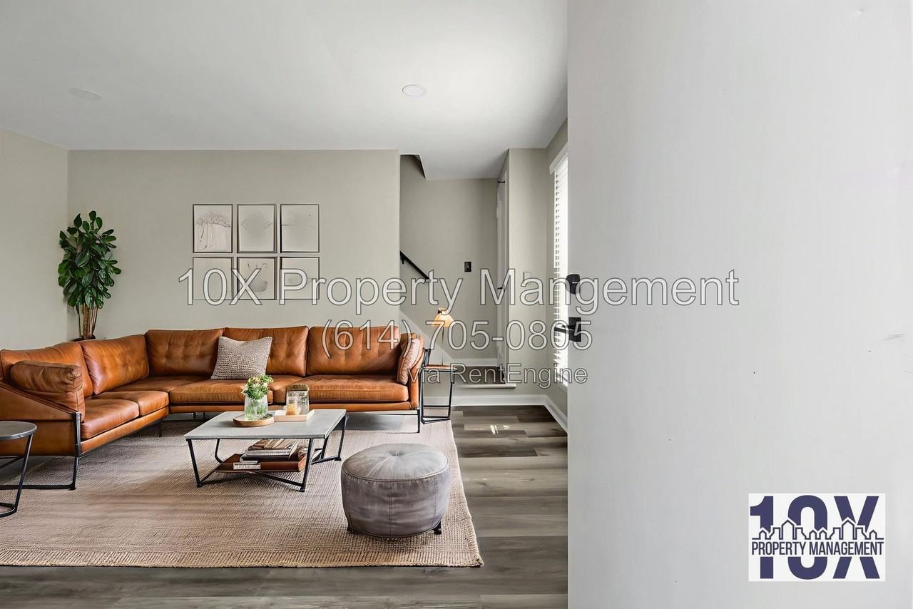 1047 S James Rd #1047 - Photo 4 of 24