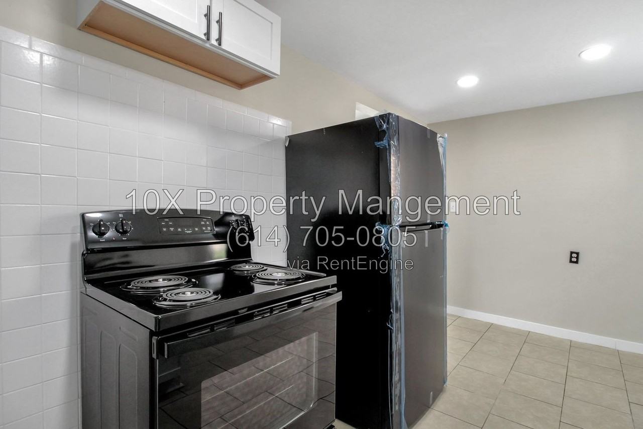 1047 S James Rd #1047 - Photo 6 of 24