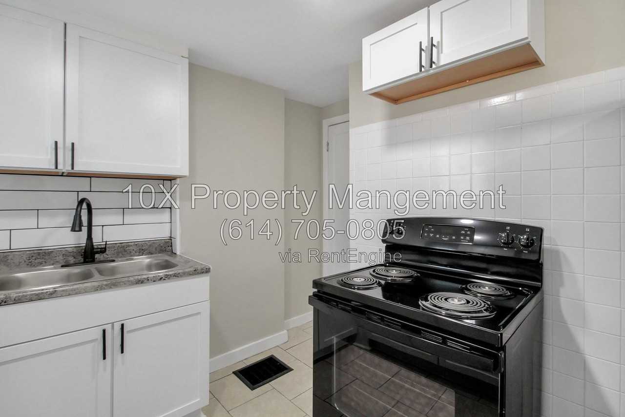 1047 S James Rd #1047 - Photo 7 of 24