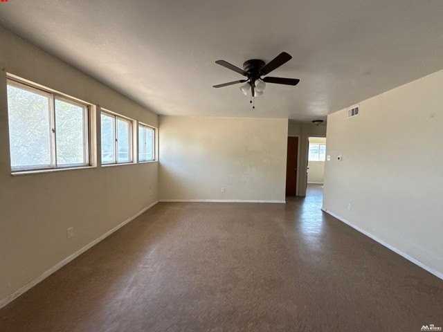 807 W Hervey Dr - Photo 3 of 14