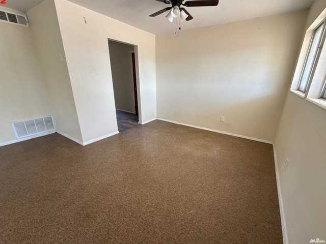 807 W Hervey Dr - Photo 5 of 14