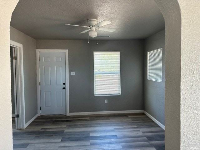 1009 S Lea Ave - Photo 3 of 8