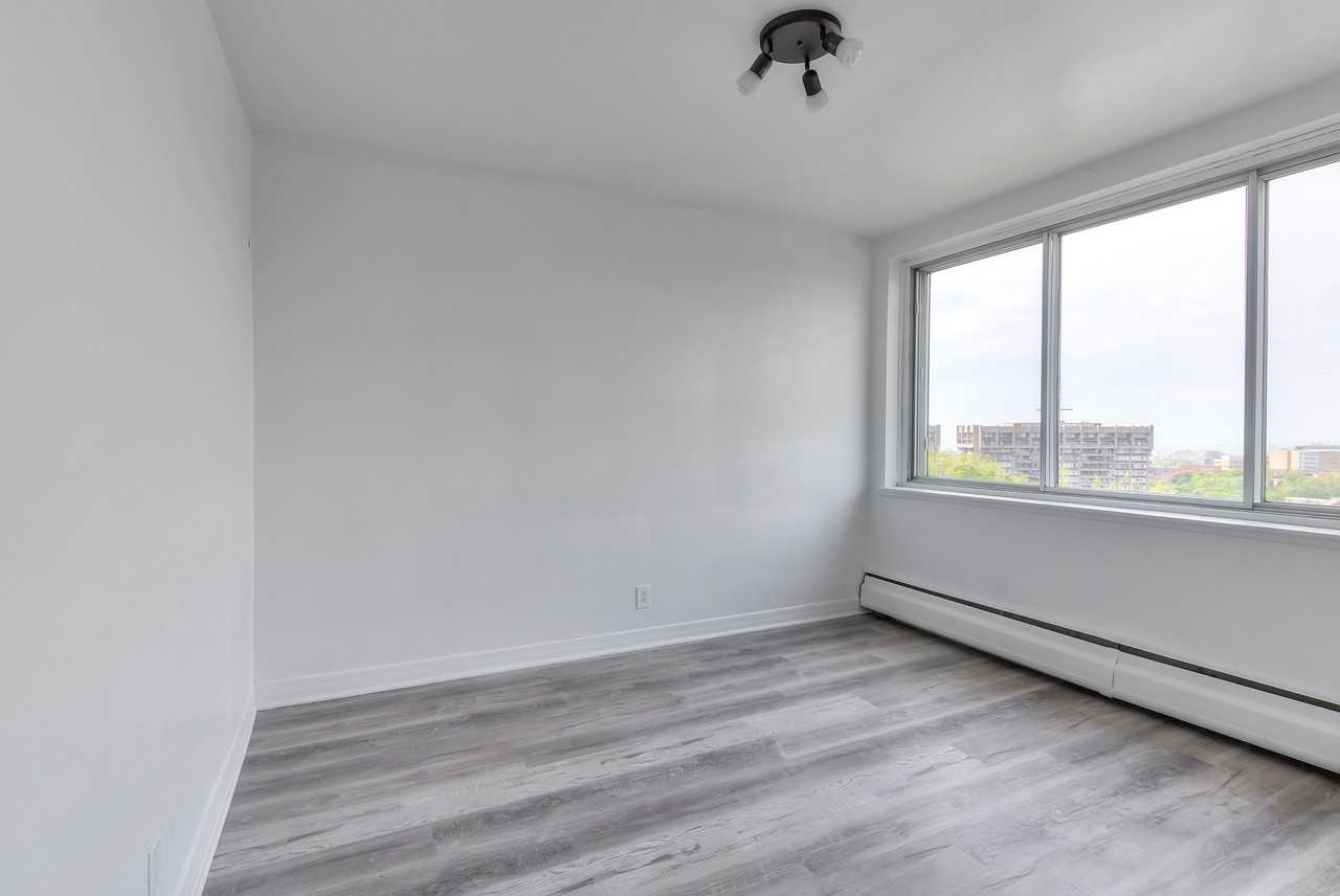 3605 Avenue Ridgewood - Photo 3 of 24