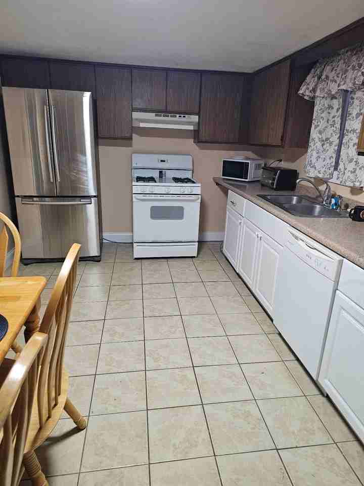 152 Ocean Dr - Photo 4 of 14