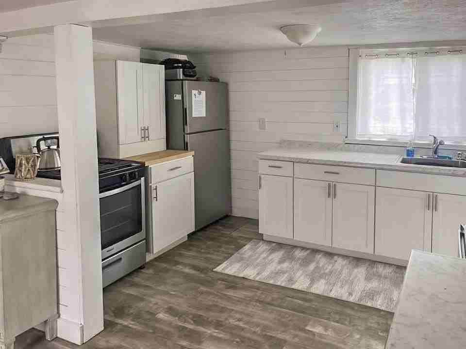 72 N End Blvd - Photo 2 of 13