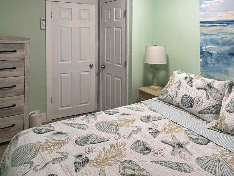 72 N End Blvd - Photo 7 of 13