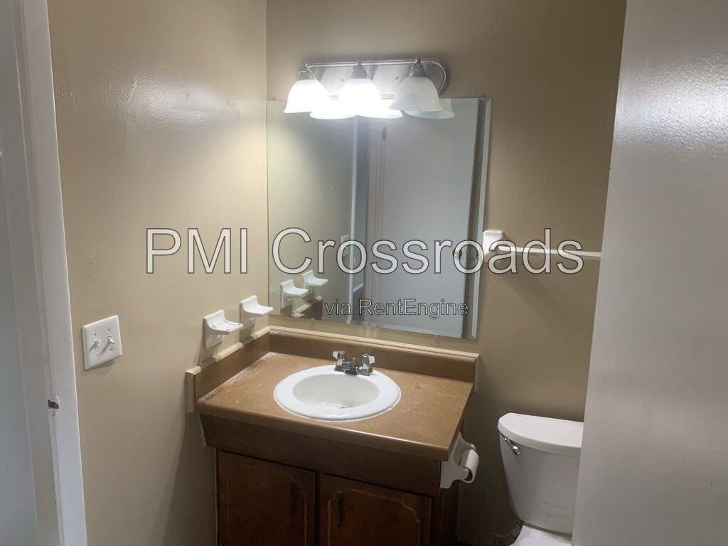 6201 Stornoway Dr N - Photo 7 of 18