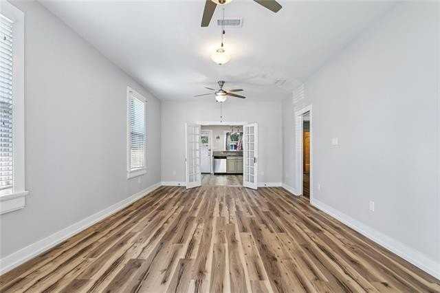 2514 S Carrollton Ave - Photo 4 of 19