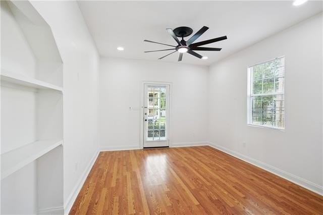5537 Willow St - Photo 5 of 27