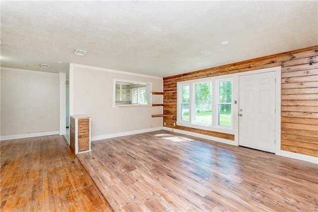 801 S Cypress St - Photo 3 of 10