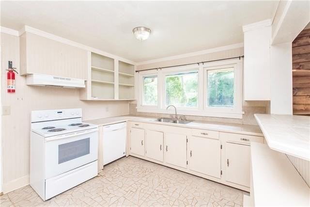 801 S Cypress St - Photo 5 of 10