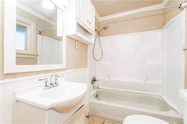 801 S Cypress St - Photo 7 of 10