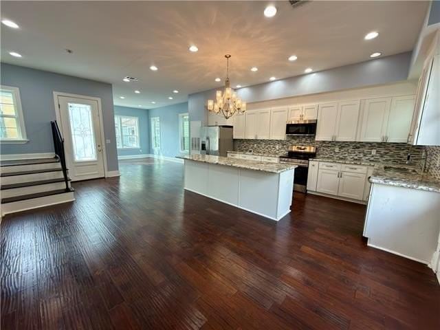 1305 Ferry Pl - Photo 3 of 21