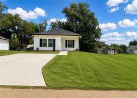 featured image of 154 Oak St