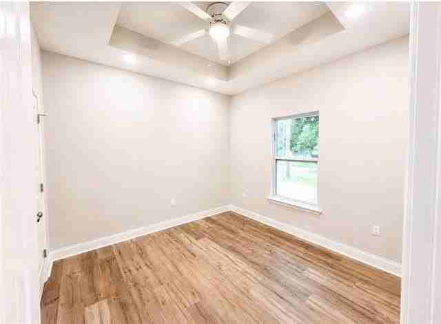154 Oak St - Photo 5 of 7
