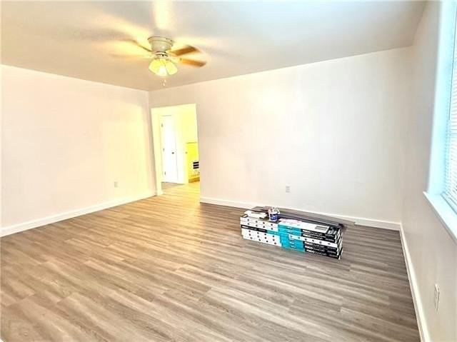 945 Helios Ave - Photo 2 of 8