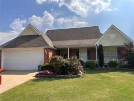 featured image of 1209 Crystal Ln