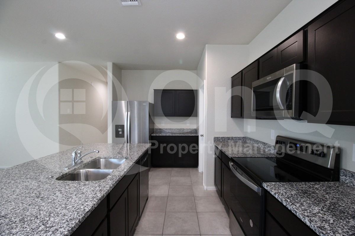 18577 W Bronco Trl - Photo 6 of 44