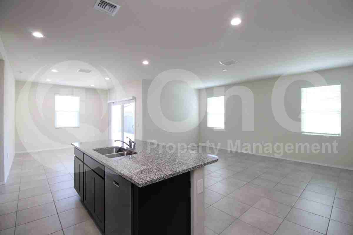 18577 W Bronco Trl - Photo 5 of 44