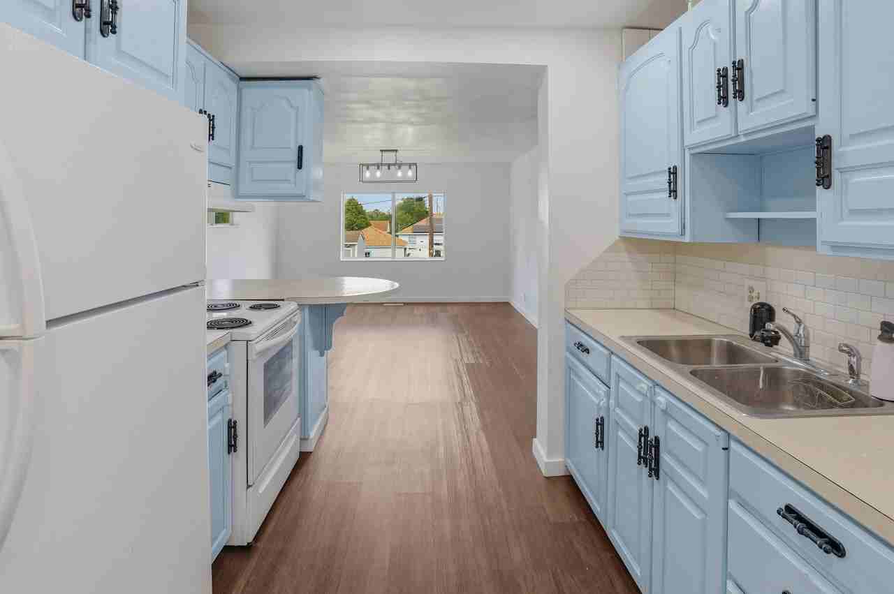 774 37th St - Photo 5 of 19