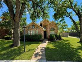 553 Raintree Cir - Photo 1 of 1