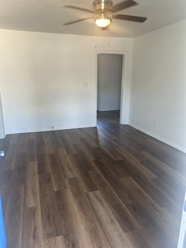 517 Hawthorne St - Photo 4 of 15