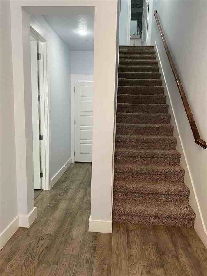 203 S Village Way - Photo 6 of 36