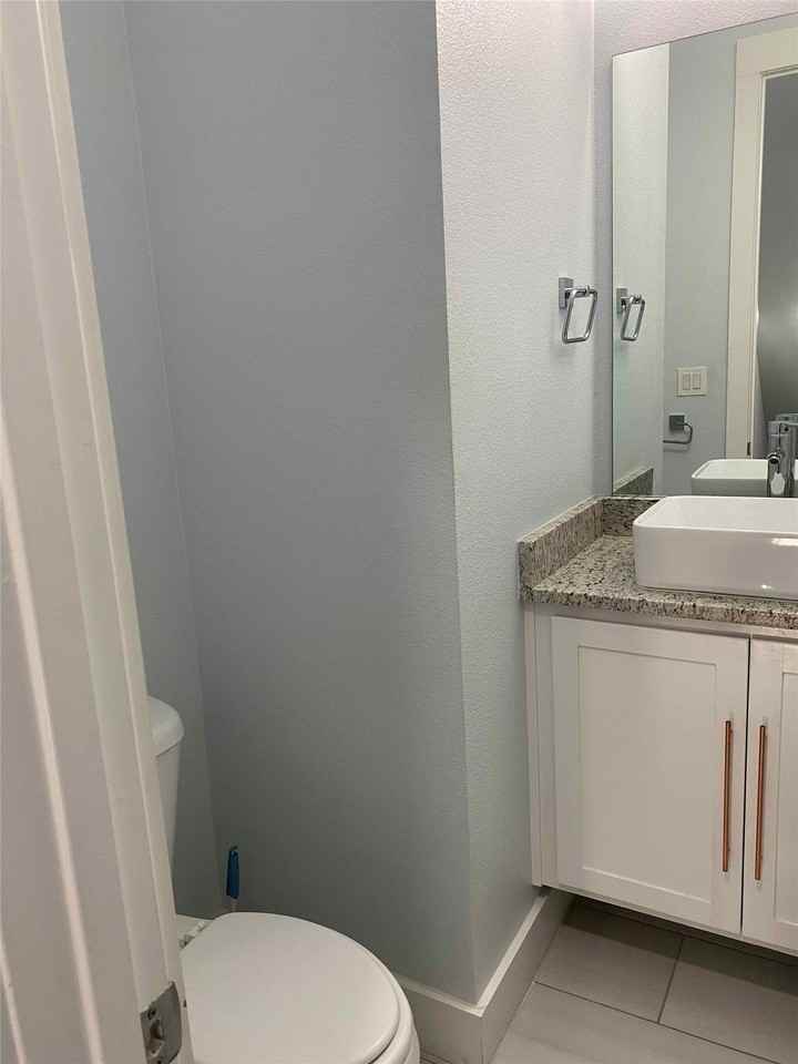 203 S Village Way - Photo 7 of 36