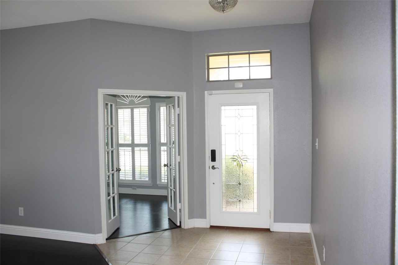 5021 Blackelm Dr - Photo 5 of 8
