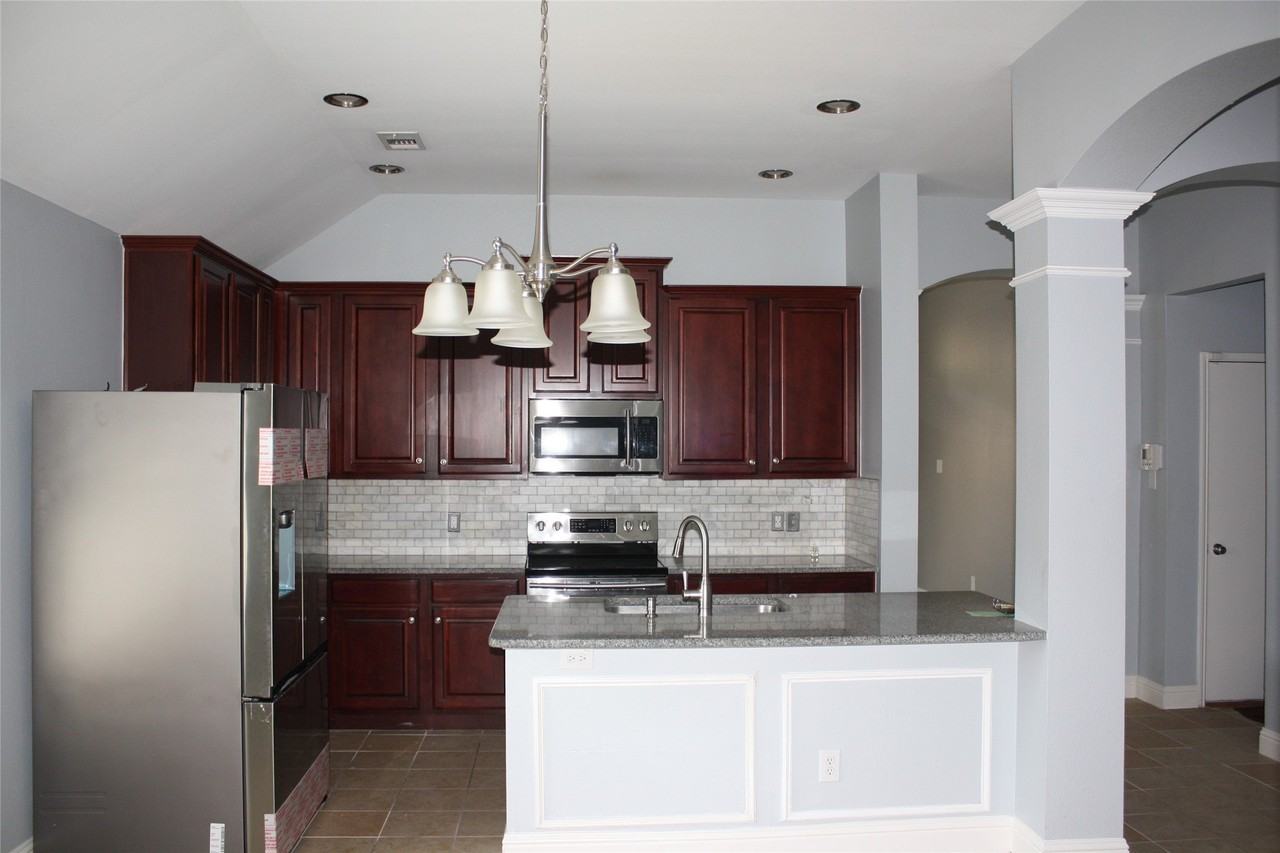 5021 Blackelm Dr - Photo 6 of 8
