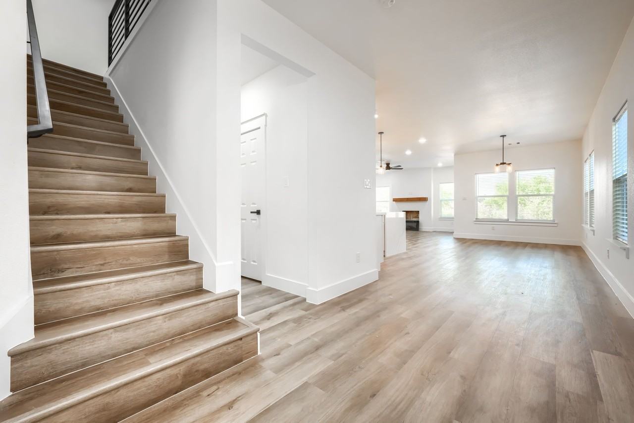 3323 Howard St - Photo 3 of 31
