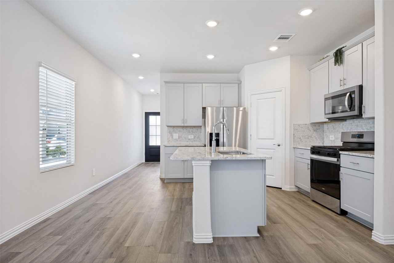 4000 Marble Falls Dr - Photo 6 of 21