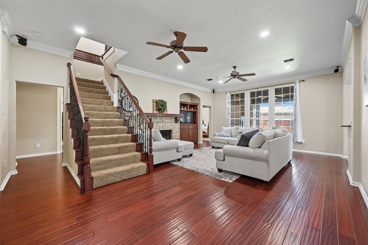 2208 Cheshire Dr - Photo 5 of 40