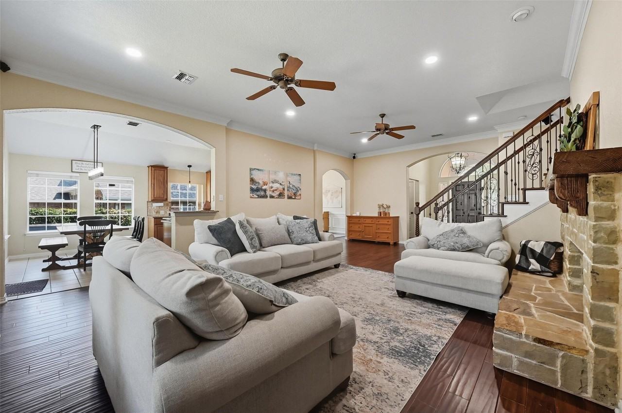 2208 Cheshire Dr - Photo 7 of 40
