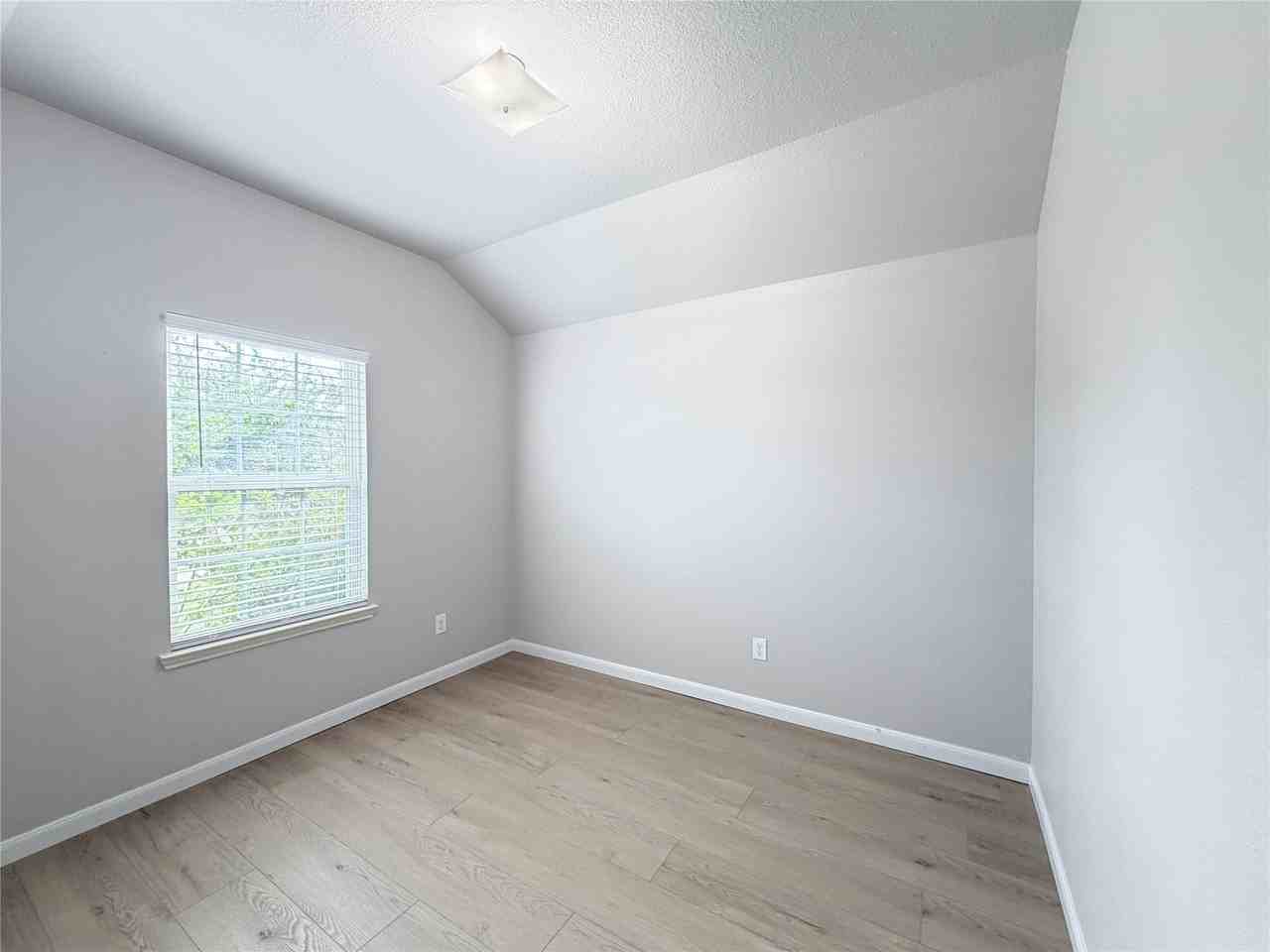4505 Elderberry St - Photo 5 of 23