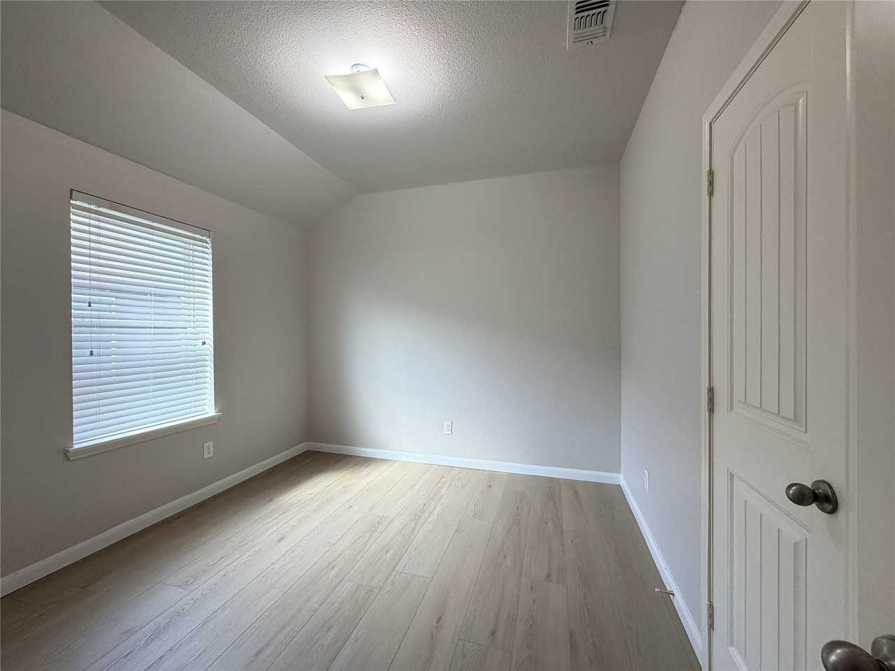 4505 Elderberry St - Photo 6 of 23