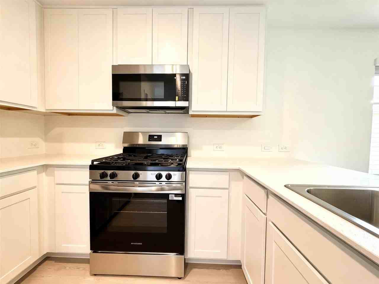 3156 Campeiro Ave - Photo 4 of 23