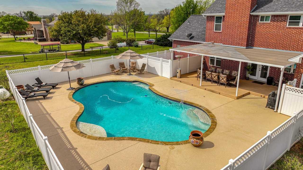 288 Mcvoid Rd - Photo 3 of 21