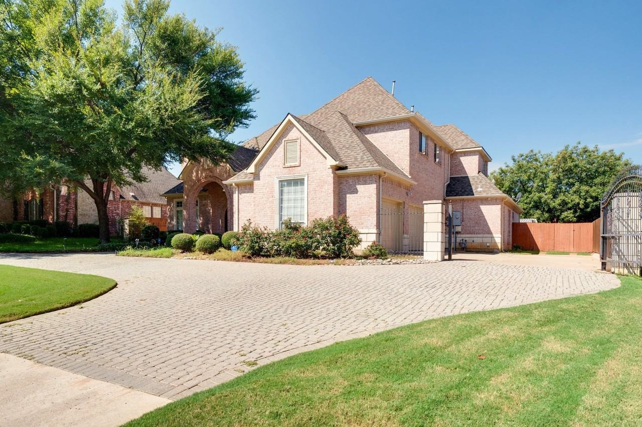 7012 Shalimar Ct - Photo 2 of 23