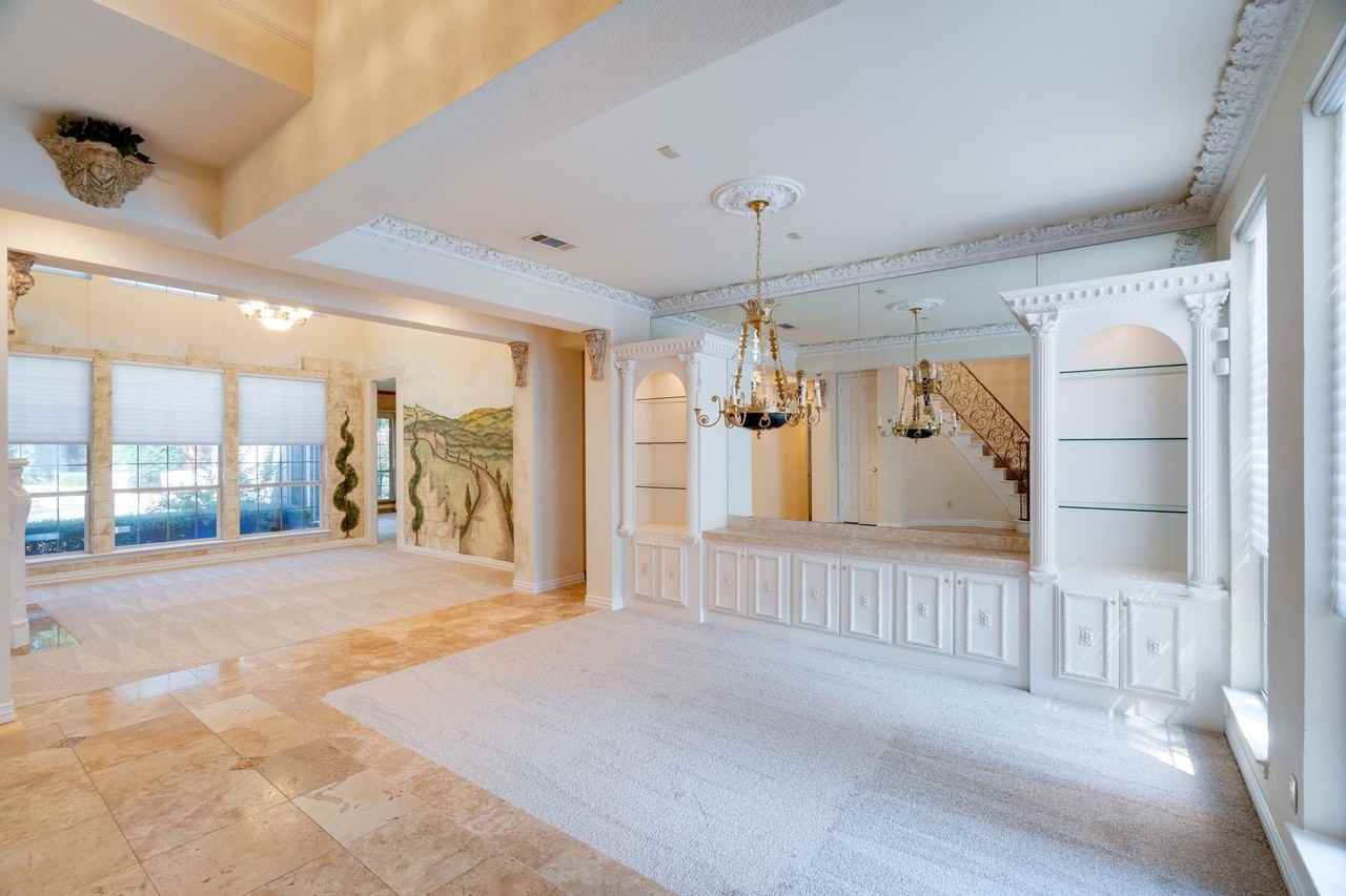 7012 Shalimar Ct - Photo 5 of 23
