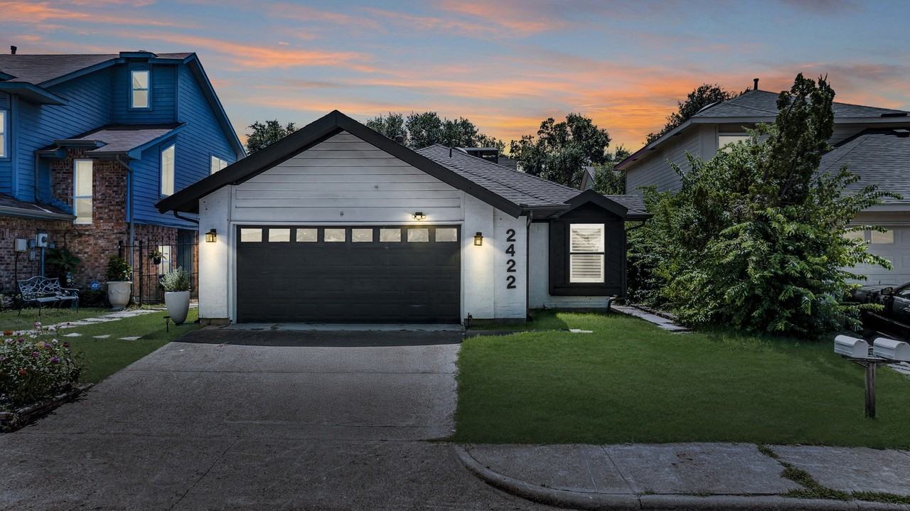 2422 Libra Dr