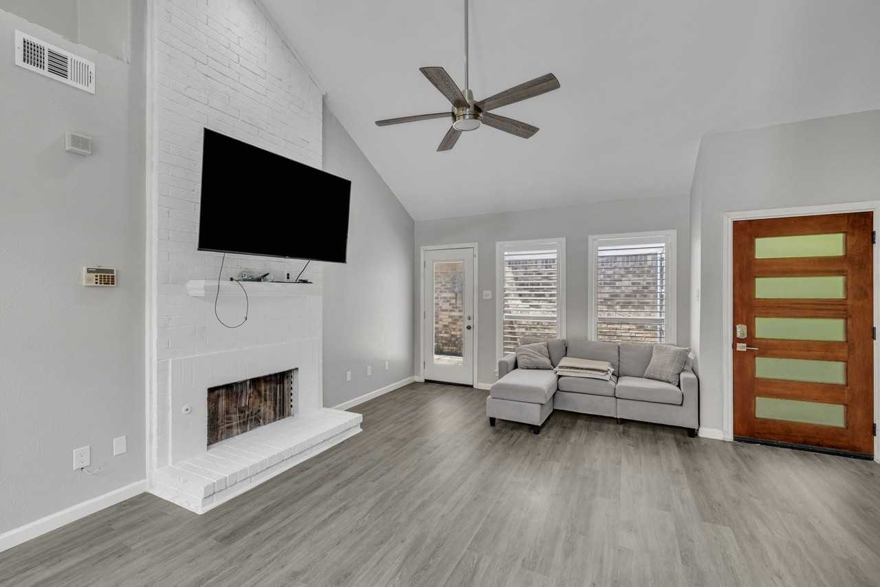 2422 Libra Dr - Photo 3 of 29