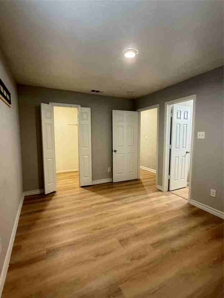 1621 Gill St - Photo 7 of 14