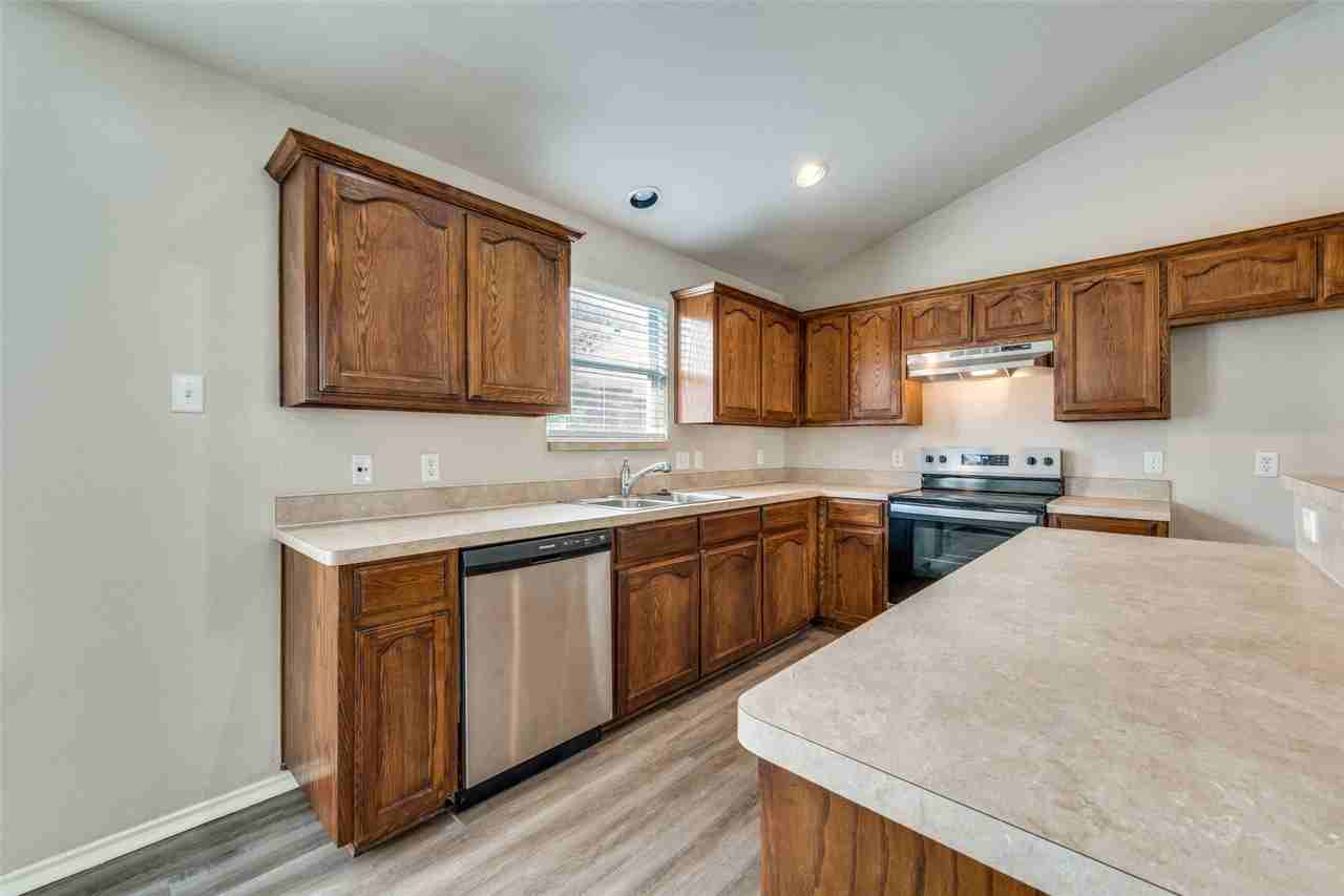1105 Cottonwood Dr - Photo 4 of 12