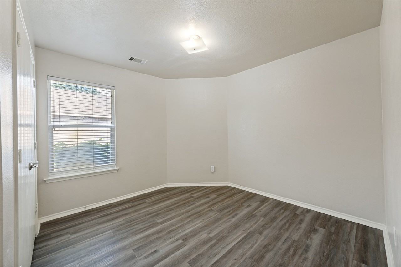 1105 Cottonwood Dr - Photo 6 of 12