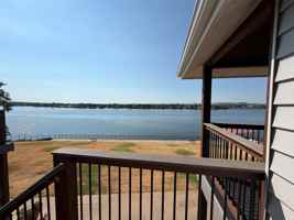 featured image of 105 W Doyle St