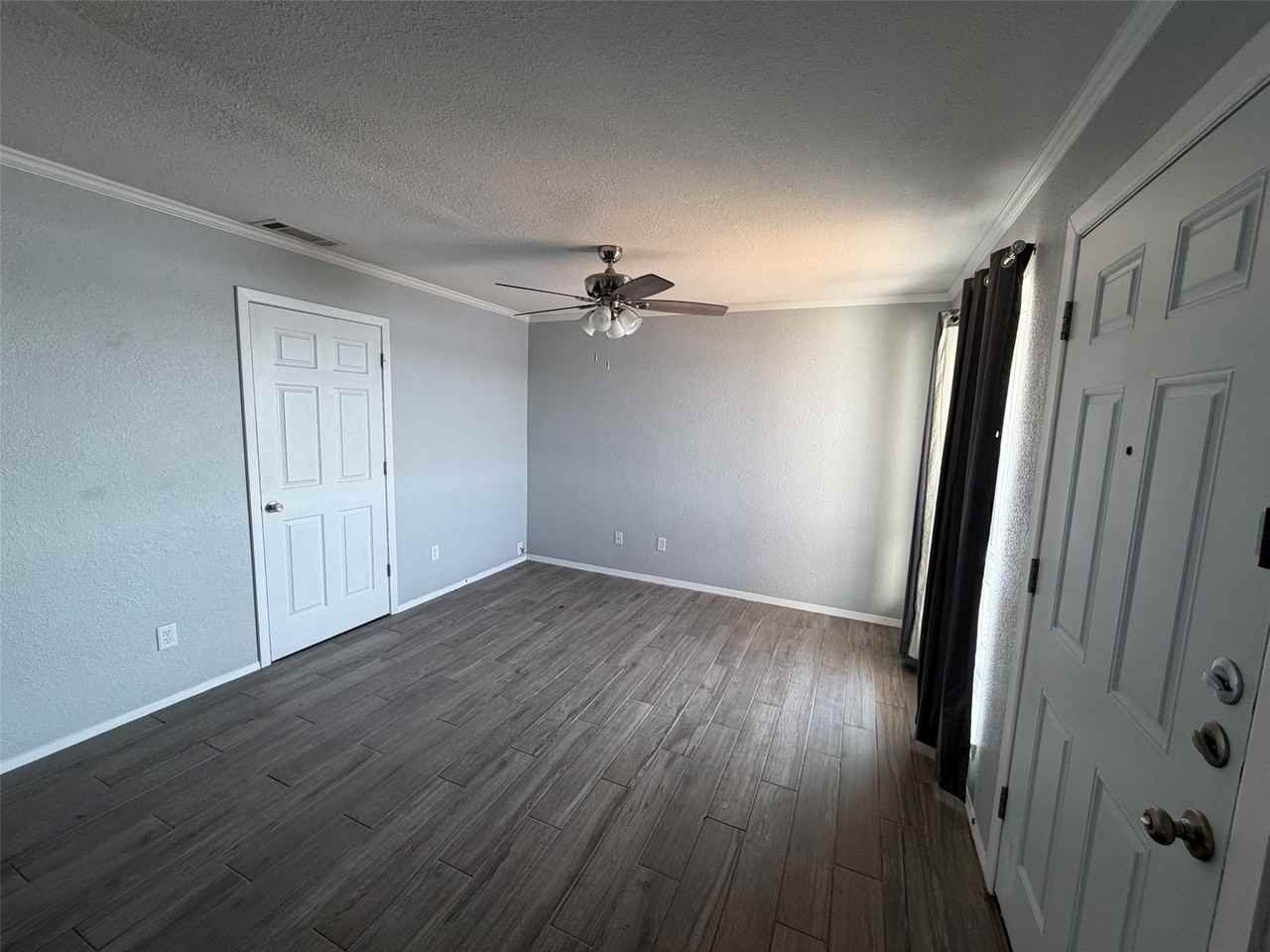 105 W Doyle St - Photo 3 of 15