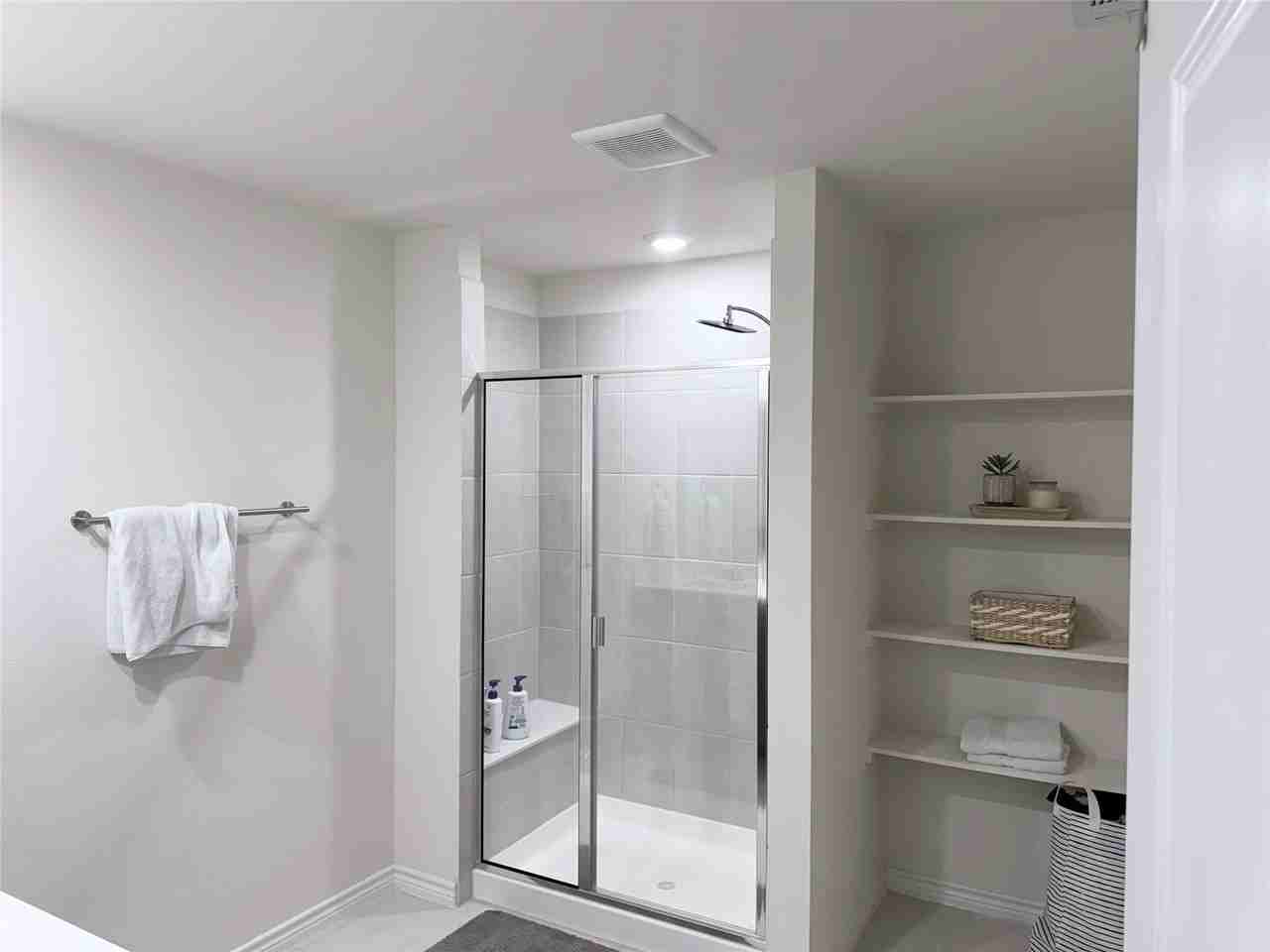 1602 Maple Ridge Dr - Photo 7 of 12