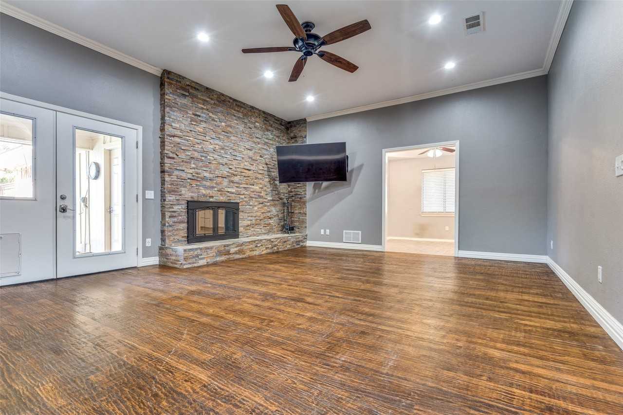 2217 Canyon Valley Trl - Photo 4 of 32