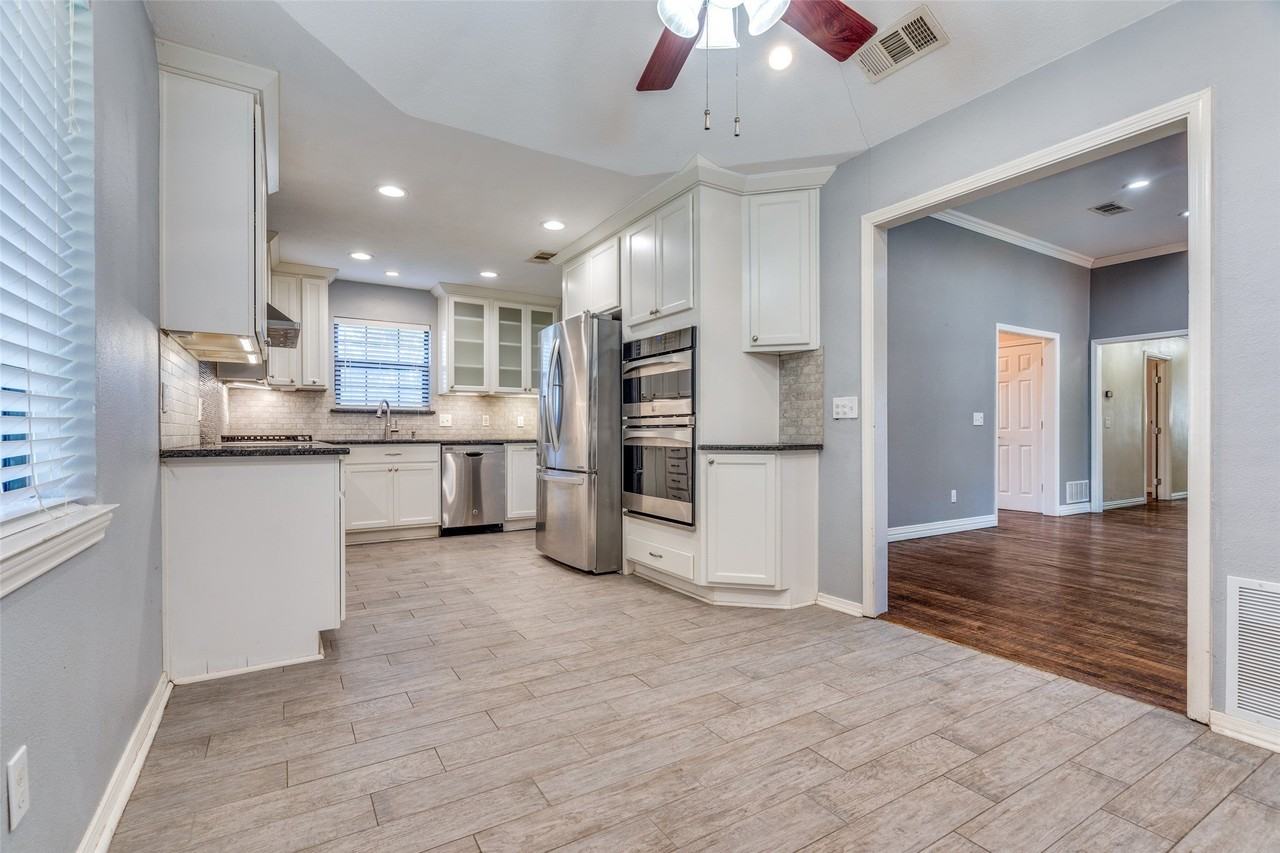 2217 Canyon Valley Trl - Photo 6 of 32